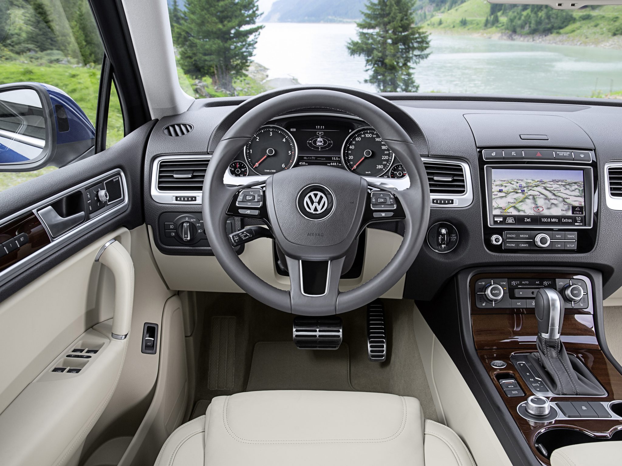 Volkswagen touareg руль