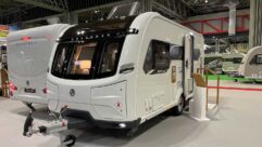 Coachman VIP 460