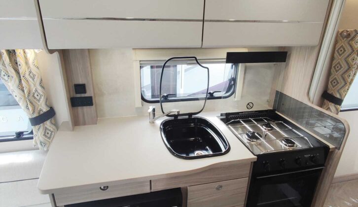 The kitchen in the Xplore 554