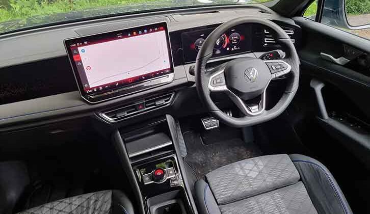 The cabin of the Tiguan