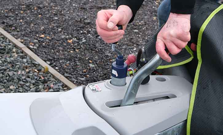 Adjusting the tourer's height